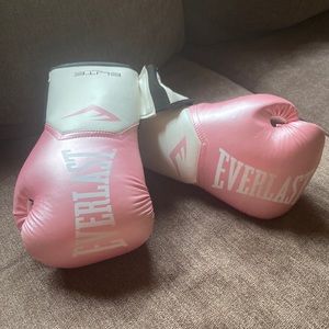 Used once Womens boxing gloves